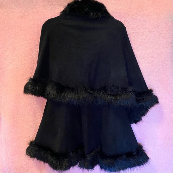 Northern Angel Black Faux Fur Trim Shrug Bolero Poncho Flowy Shawl Small Medium - Picture 2 of 7